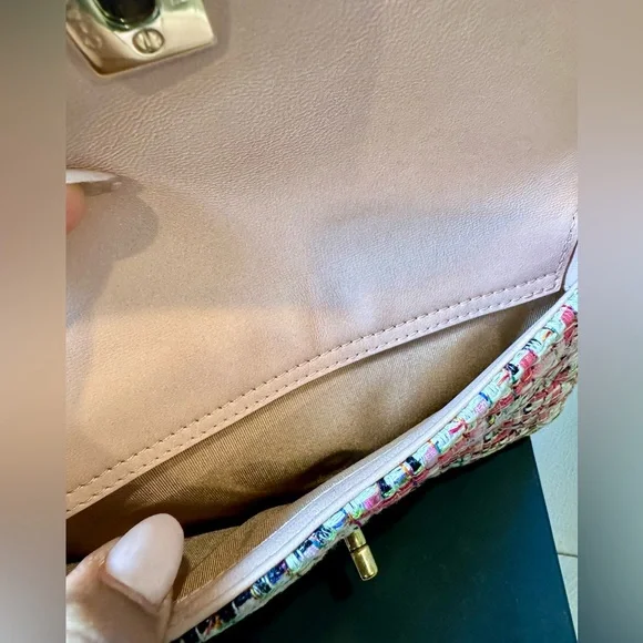 sold x Chanel Tweed & Pink Lambskin Classic Flap Bag - Picture 9 of 16